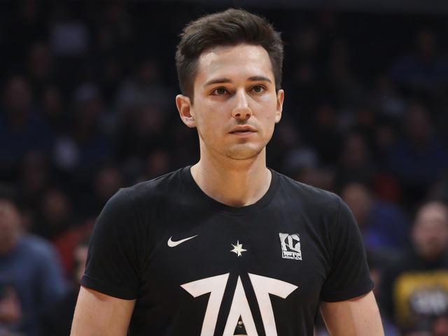 开云体育_ NBA全明星周末的看点：明星球员的精彩碰撞，nba全明星开场仪式