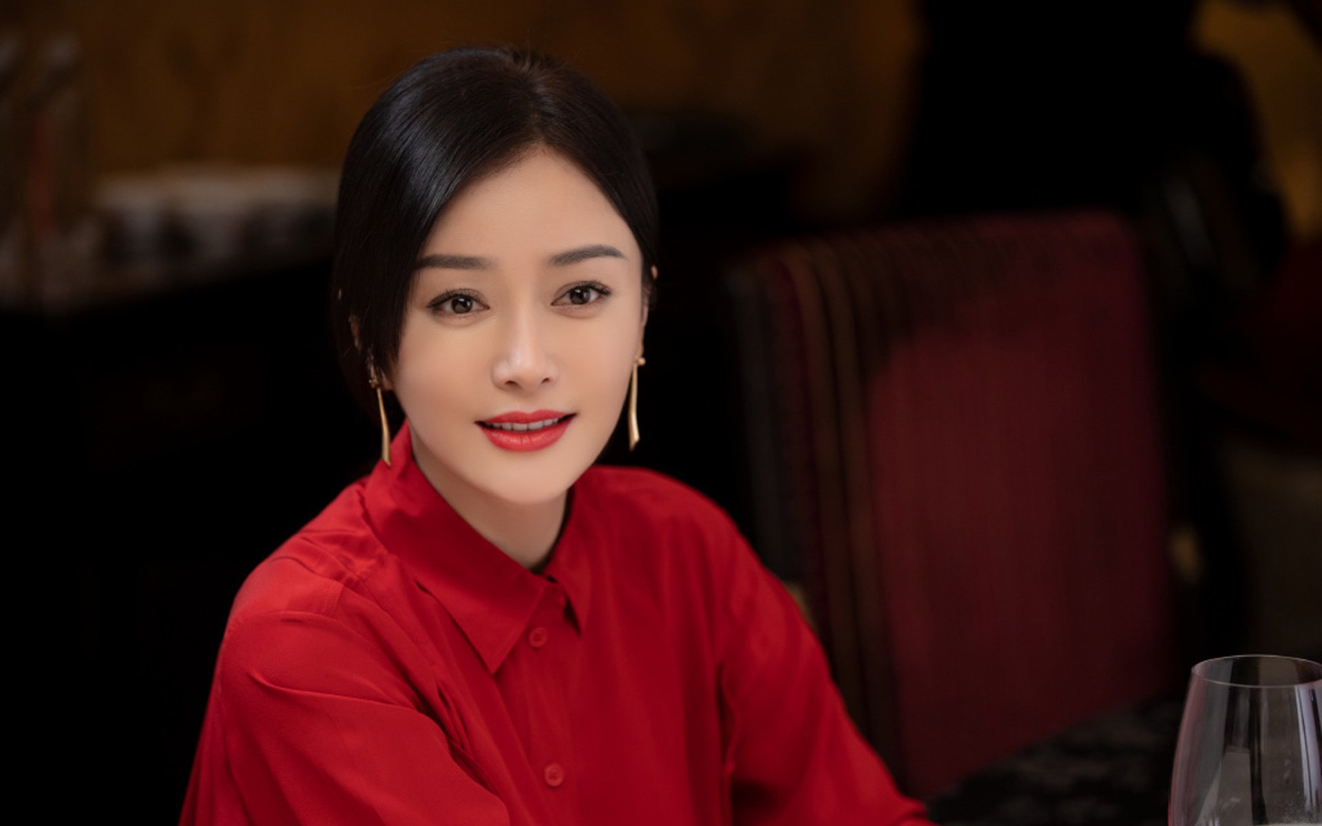 球场“铁墙般”的防守盛宴，防守球队
