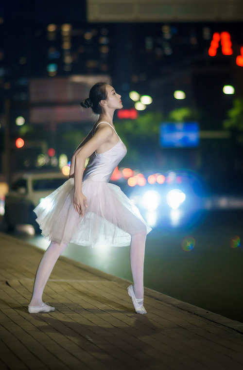 科特迪瓦男篮在非洲锦标赛中扬眉吐气，刷新历史纪录，科特迪瓦男子足球队