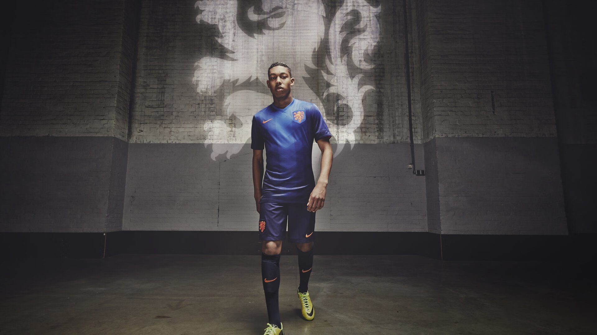 2013年总决赛第六场：热火在詹姆斯的带领下，经历加时逆转雷霆，最终以95-88获得冠军，詹姆斯荣膺FMVP。